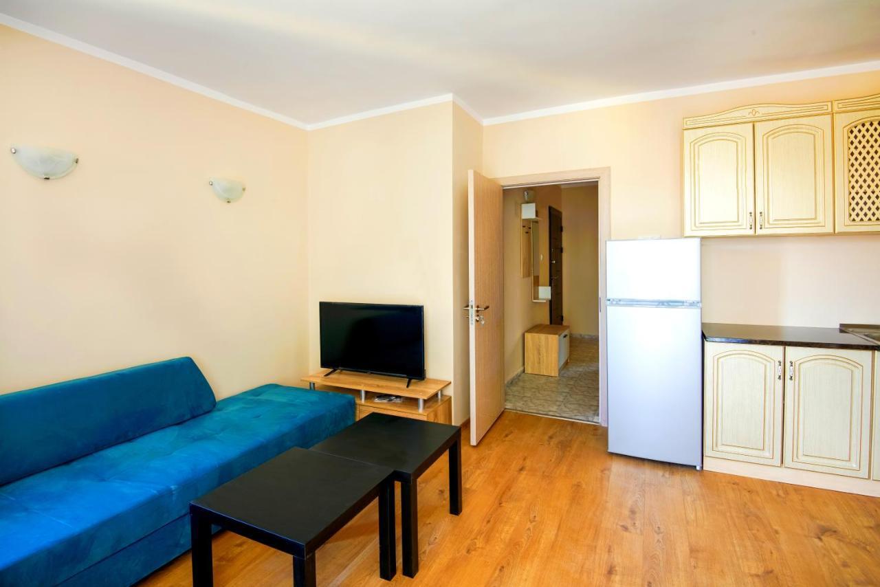 House With Garden Hotel Pomorie Buitenkant foto