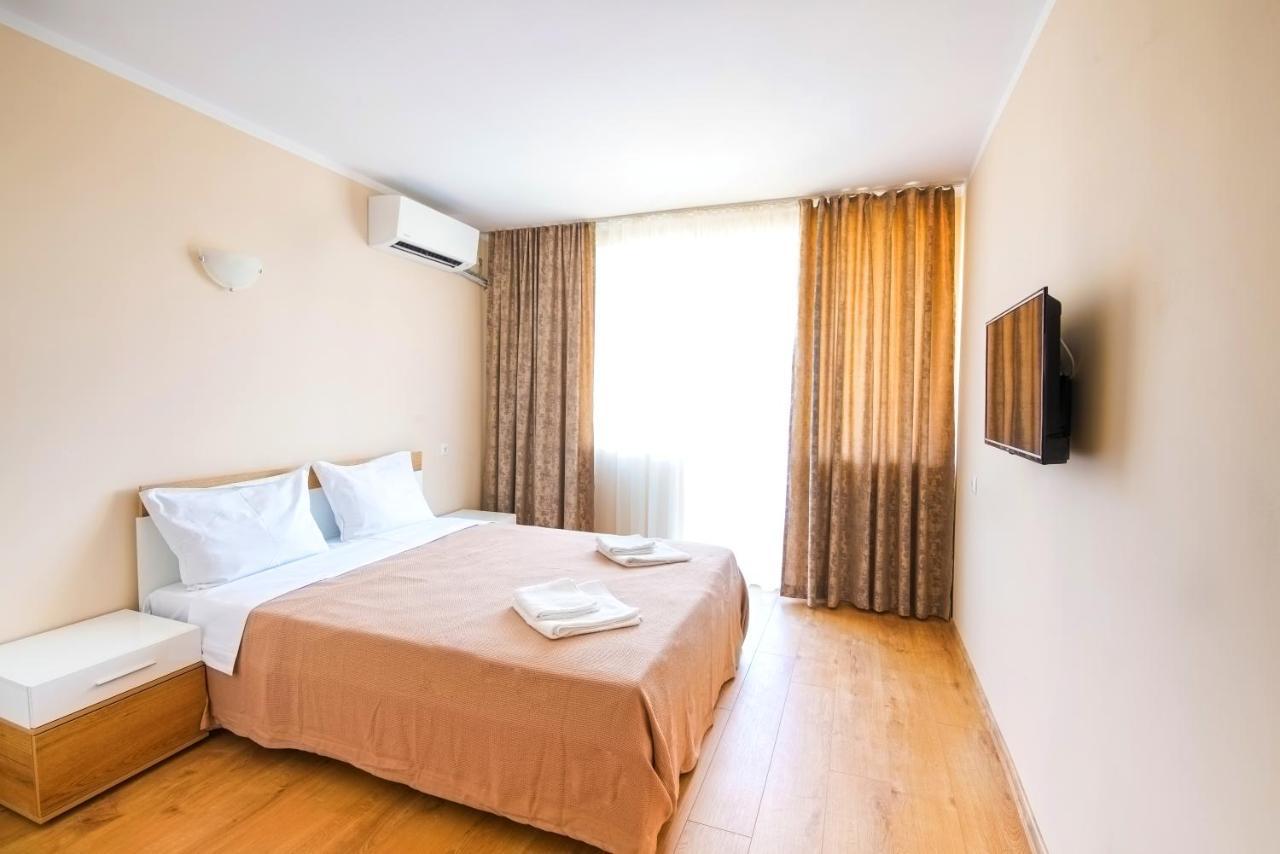 House With Garden Hotel Pomorie Buitenkant foto