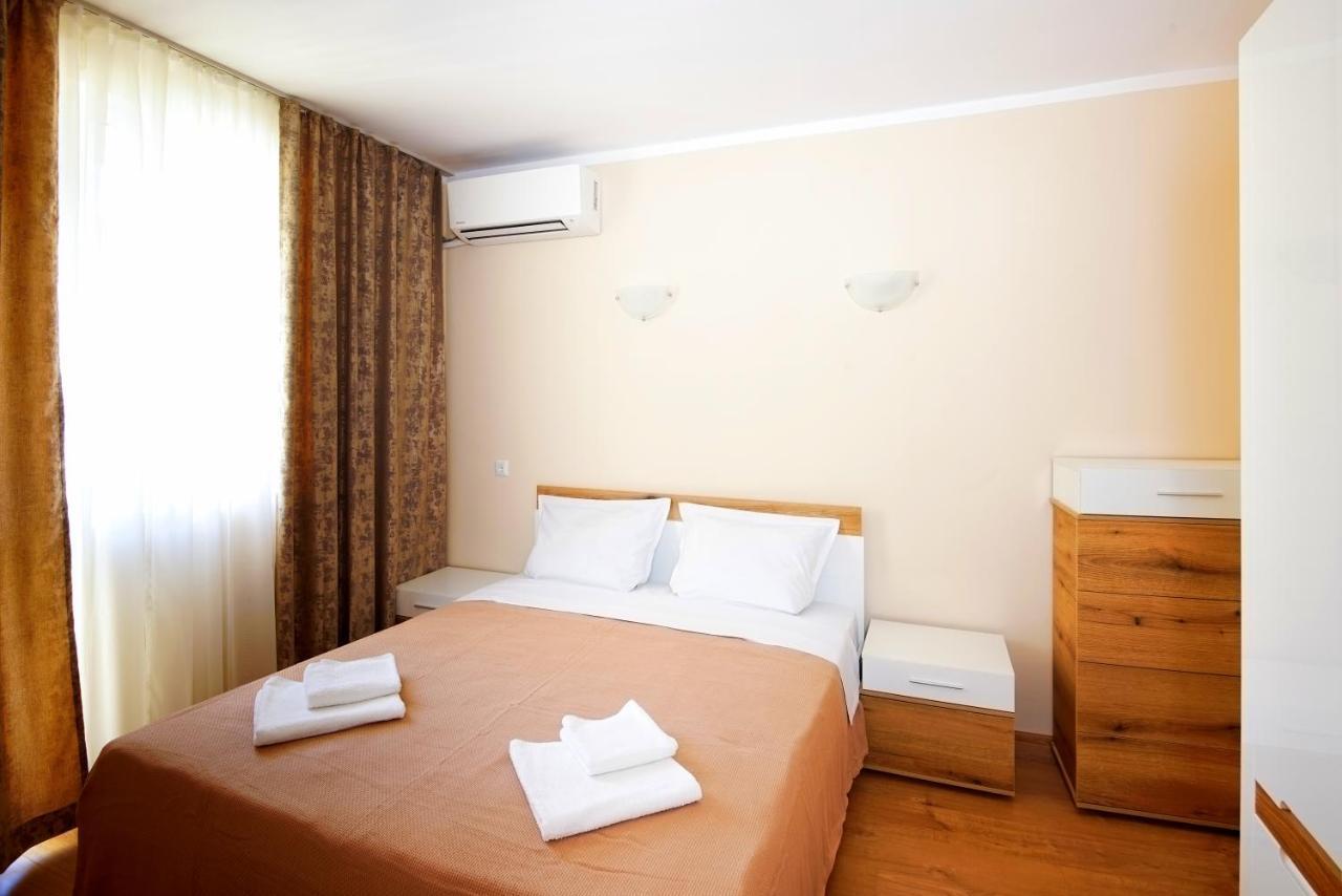 House With Garden Hotel Pomorie Buitenkant foto