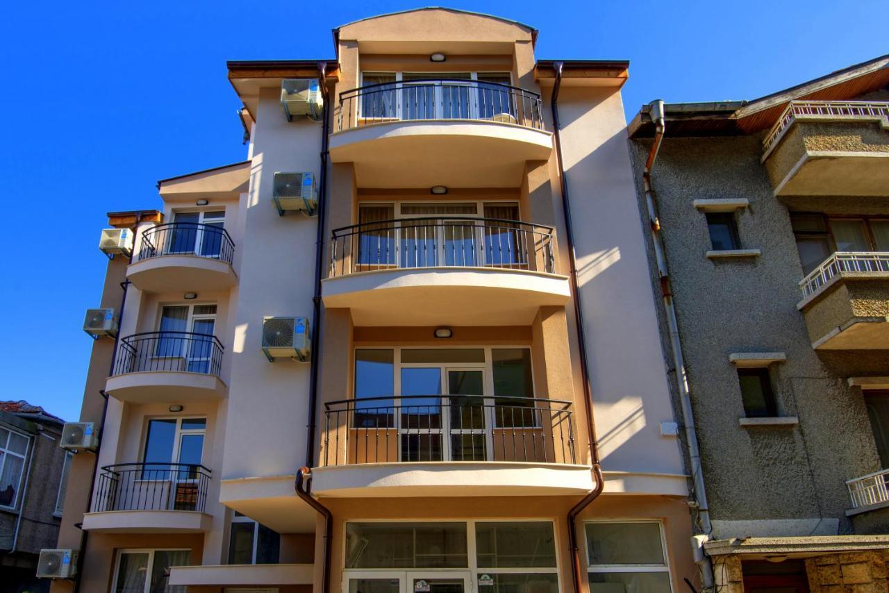 House With Garden Hotel Pomorie Buitenkant foto