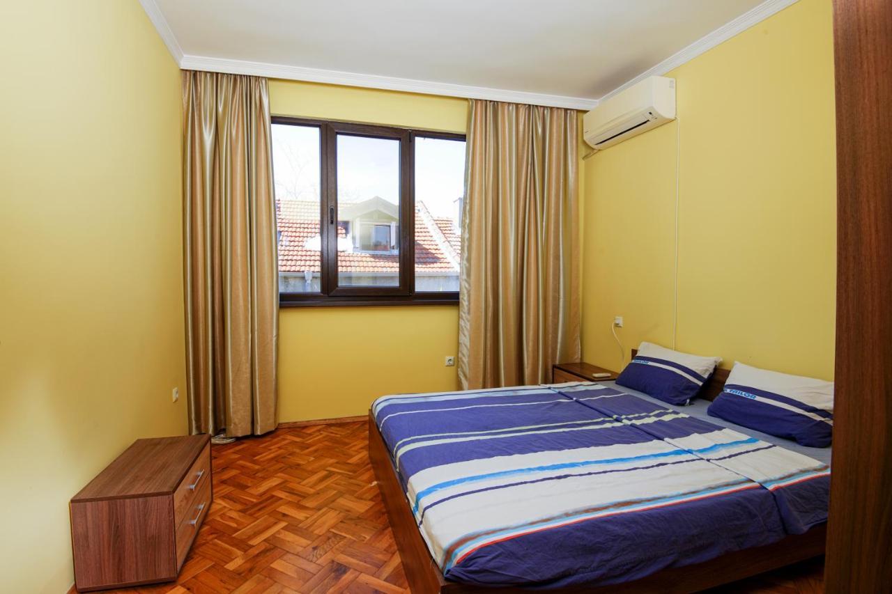 House With Garden Hotel Pomorie Buitenkant foto