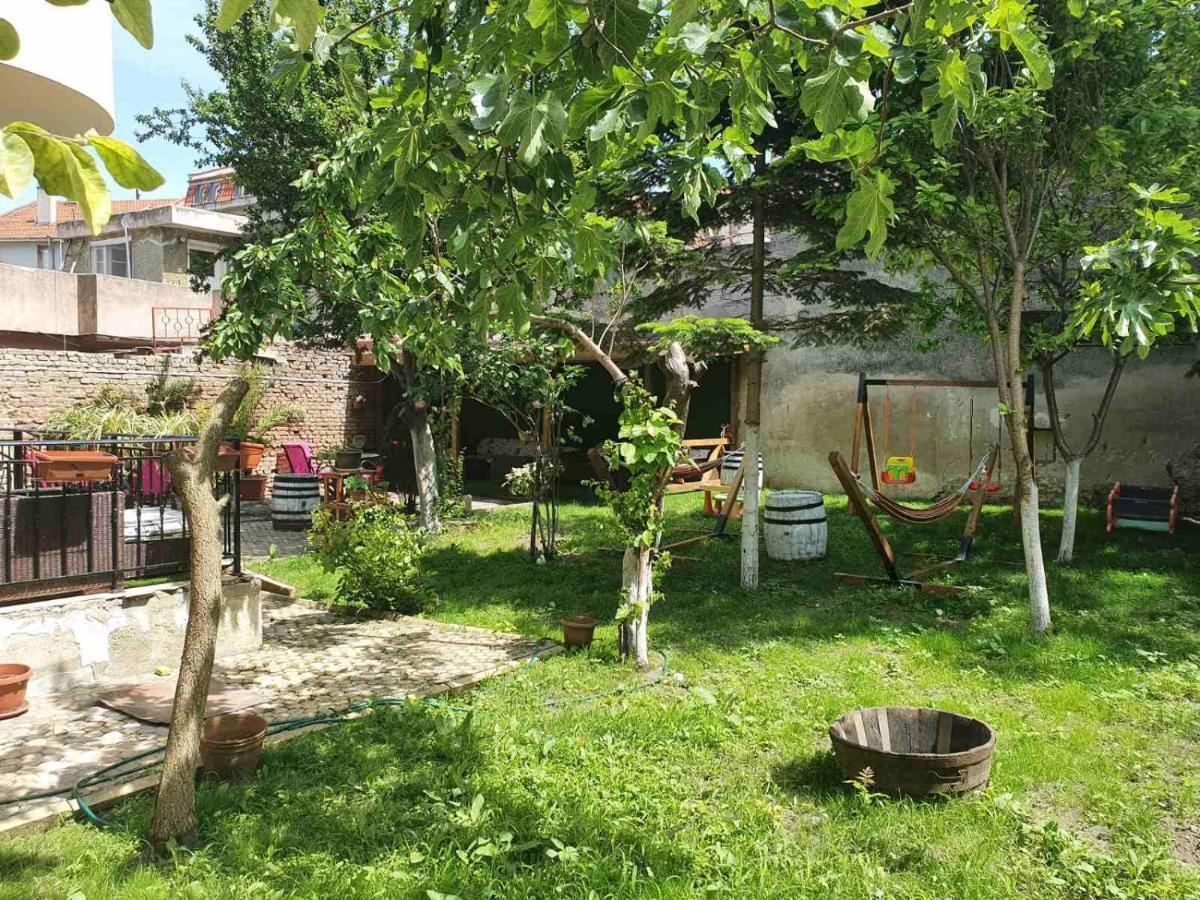 House With Garden Hotel Pomorie Buitenkant foto